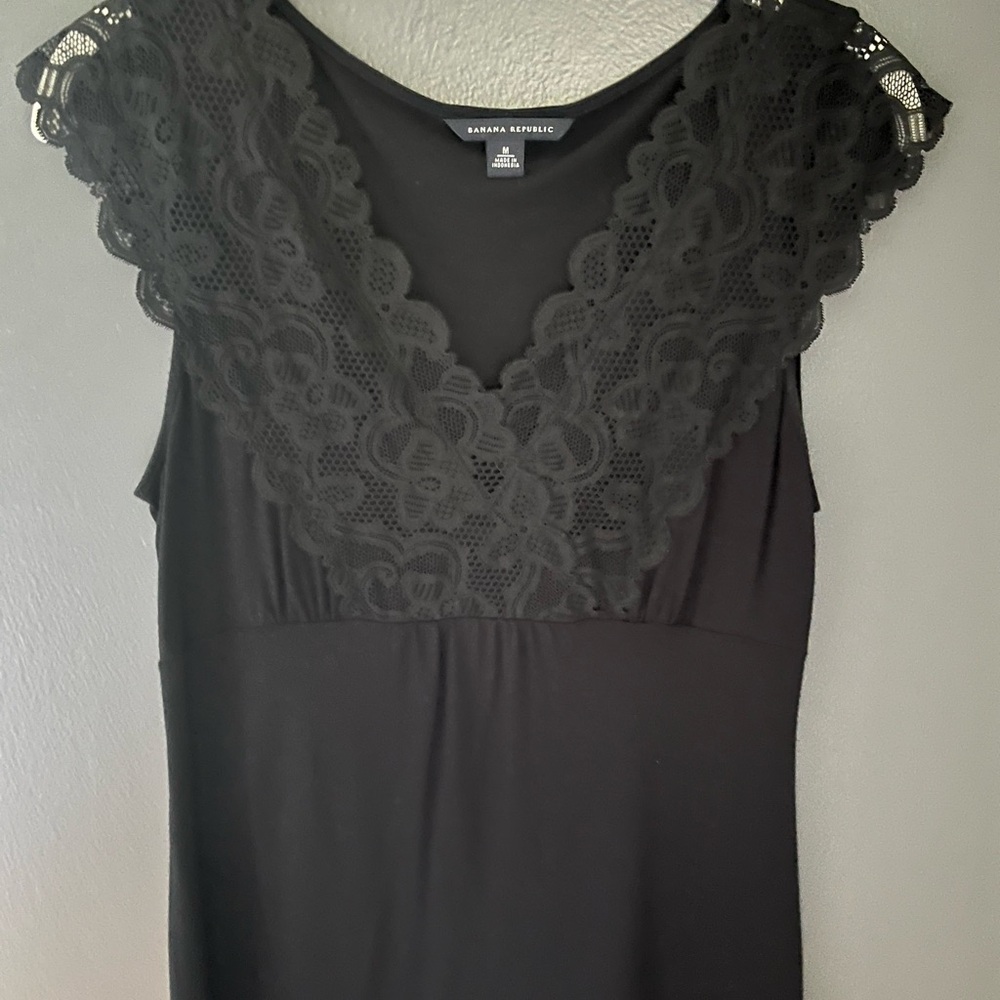 Banana Republic Black Lace Detail Cap Sleeve V-Neck